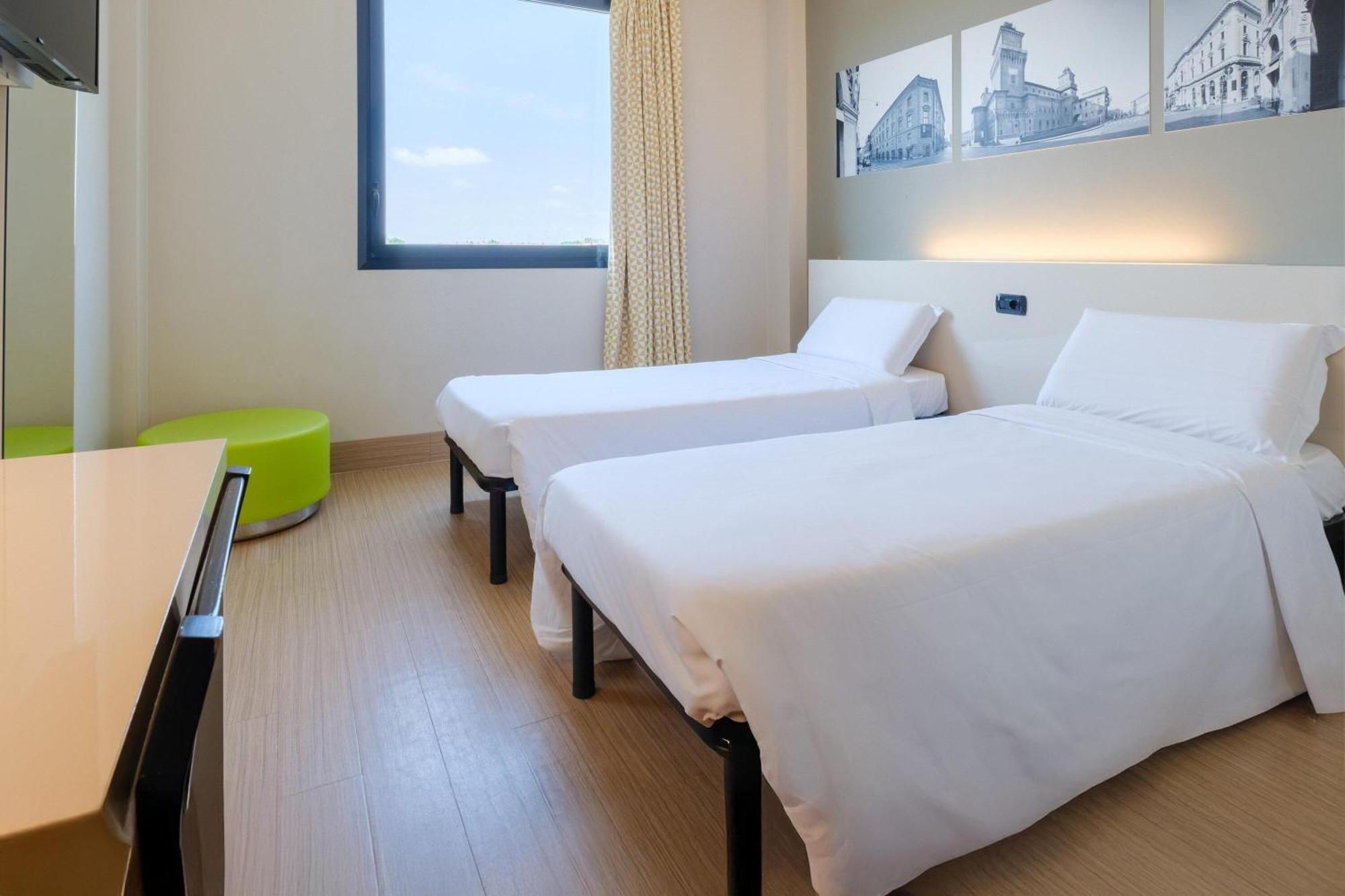 Twin Room,1742590505:JPEG