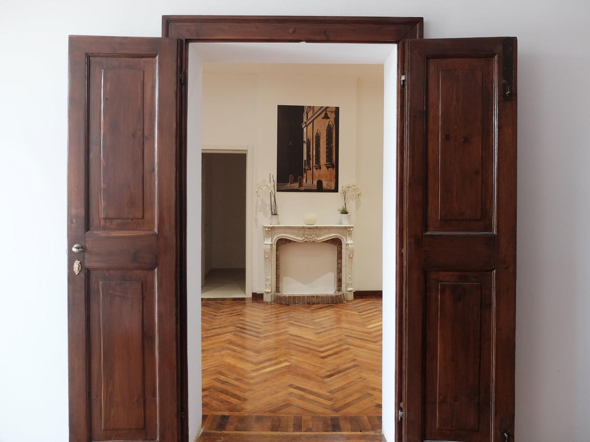 One-Bedroom Deluxe Apartment