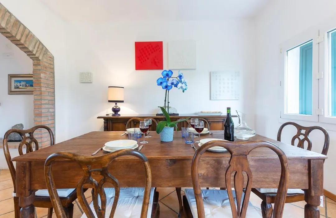 Casolare Di Campagna Con Parcheggio E Giardino-1