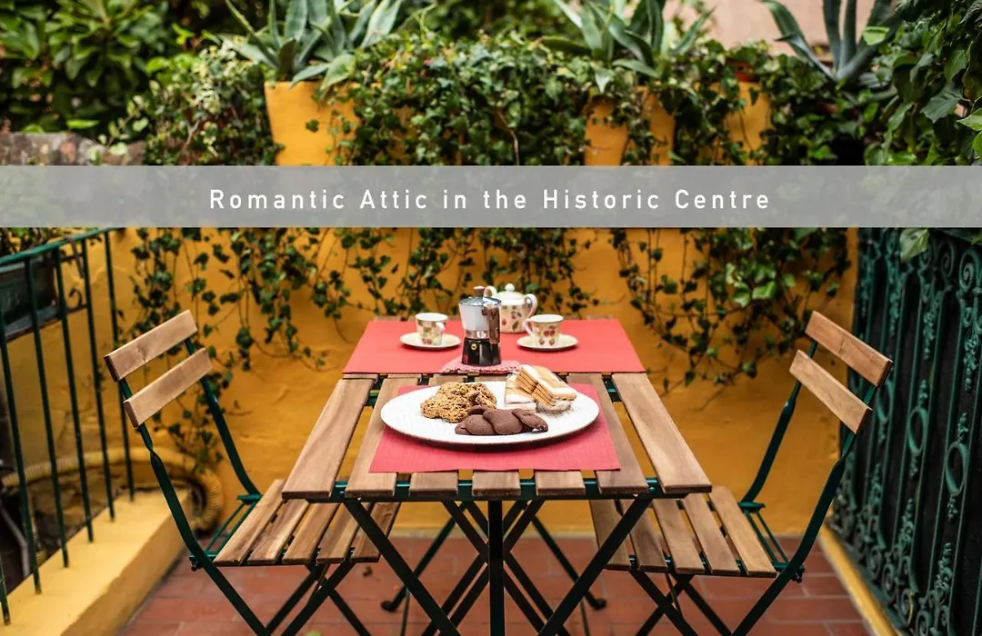 Corte Degli Estensi, Romantica Mansardina-1