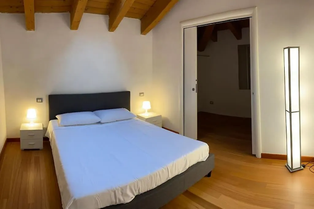 Interno 8 appartamento con box auto privato gratuito-1