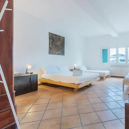 Casolare Di Campagna Con Parcheggio E Giardino-2