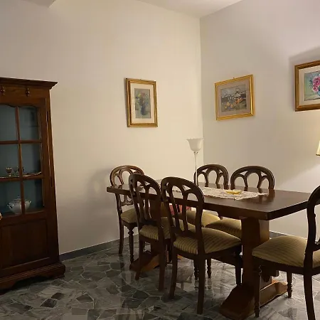 Rene House-2
