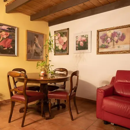 Corte Degli Estensi, Romantica Mansardina-3