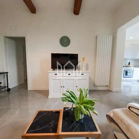 Gold River House-3