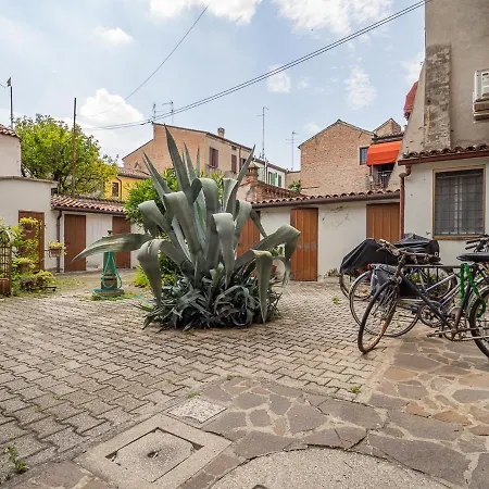 Loveflat - scopri Ferrara in bicicletta-2