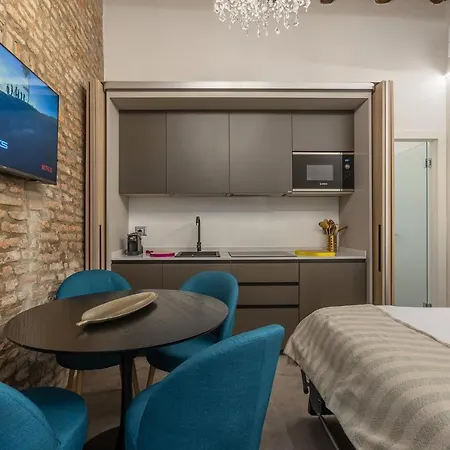 Guesthost - Ferrara Jungle Apartment-2