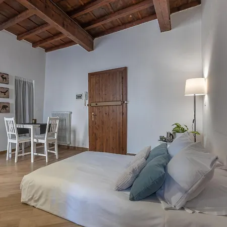 Nel Centro Storico Lovely Apartment-2