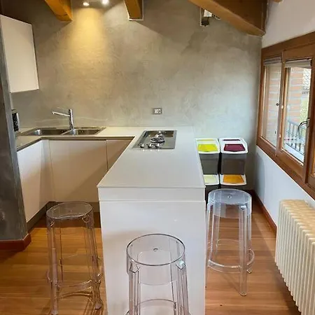 Interno 8 appartamento con box auto privato gratuito-3