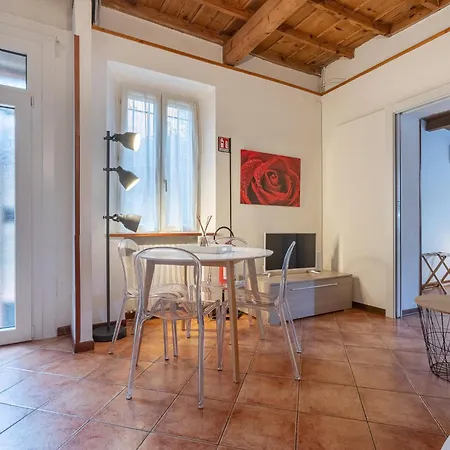 GuestHost - Duplex Apartment in pieno centro-3